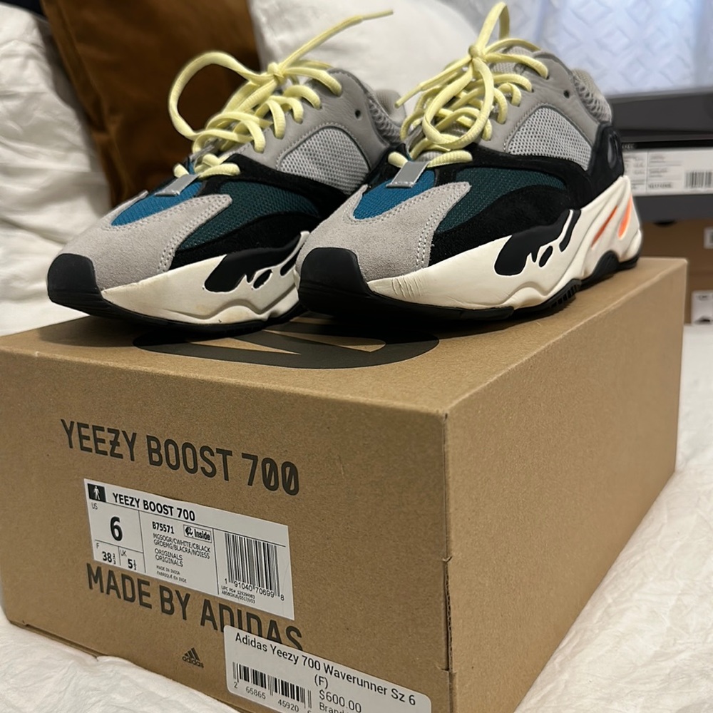 Yeezy Boost 700 Waverunner